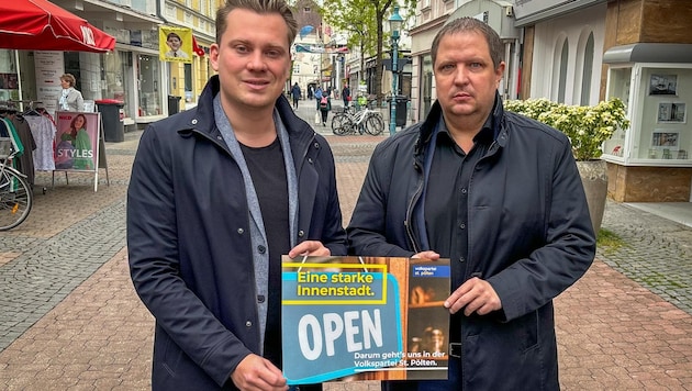 Anträge im Ärmel: Florian Krumböck und Mario Burger lenken den Fokus erneut auf die St. Pöltner Innenstadt (Bild: VP St. Pölten/Klammer)