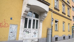 In Innsbruck stehen Tausende Wohnungen leer, eine erhöhte Abgabe von mehreren hundert Euro pro Monat soll diese dem Wohnungsmarkt zuführen. Doch es gibt Bedenken beim Datenschutz, das Land wartet noch zu. (Bild: Birbaumer Christof)