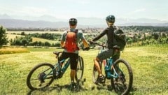 Mehrere legale Singletrails gibt es für Mountainbiker in Klagenfurt – herrliche Ausblicke garantiert. (Bild: Lukas Dürregger)