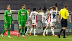 Jubel bei den Wolfsbergern, betretende Gesichter bei den Lustenauern … (Bild: Peter Rinderer / EXPA / picturedesk.com)