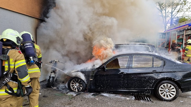 Car caught fire (Bild: FF Bergheim)