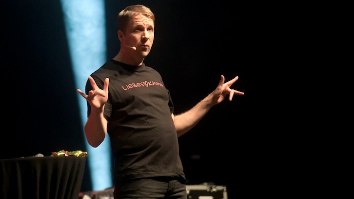 Oliver Pocher is currently on the road as a "love prankster" ...