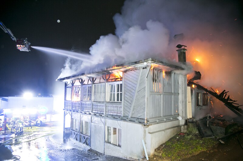 Das Mehrfamilienhaus ist derzeit nicht bewohnbar.  (Bild: Mathis Fotografie)