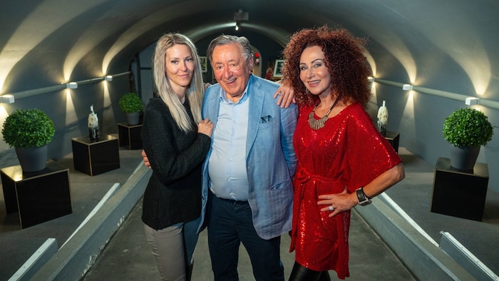 Richard Lugner with his bride Simone (l.) and his ex-wife Christina Lugner (r.)