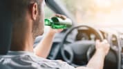 In Italien müssen Autofahrerinnen und Autofahrer künftig Wegfahrsperren in ihre Autos einbauen, ...