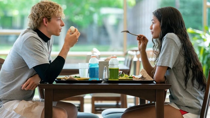 Liebe, Sex, Eifersucht und ganz viel Sport. Mike Faist als Art Donaldson und Zendaya als Tashi ...