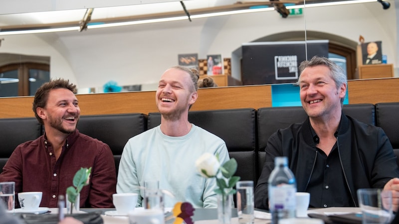 Markus Poschner (re.), Paul Slaviczek, Gabriel Fröhlich (Bild: BOL)