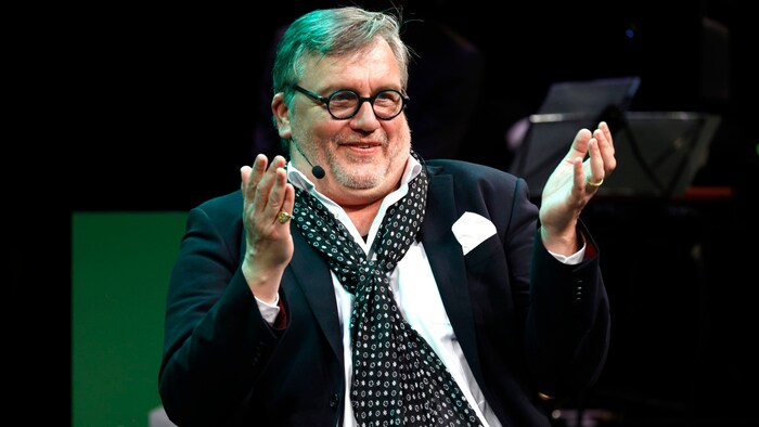 Der deutsche Komiker Hape Kerkeling ist weitschichtig ...