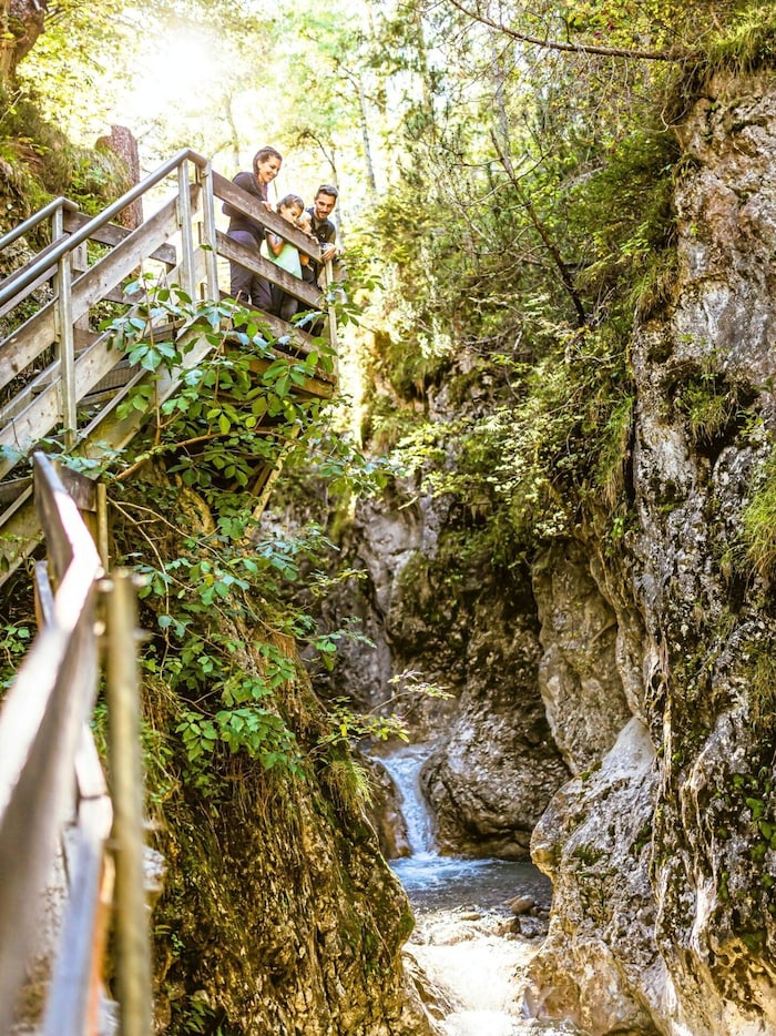 Der Weg durch die Rosengartenschlucht ist ein Erlebnis.