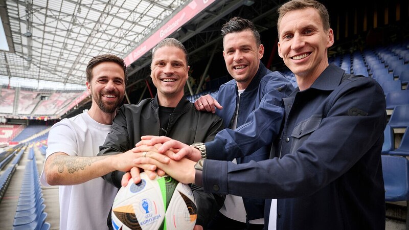Mit Martin Harnik, Sebastian Prödl, Zlatko Junuzovic, Florian Klein (v. li.) sind vier Ex-Nationalspieler mit dabei. (Bild: Philipp Carl Riedl / ServusTV)
