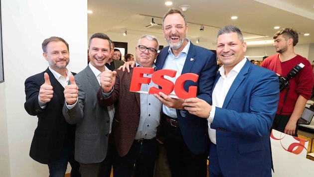 FSG-Frontmann und AK-Präsident Gerhard Michalitsch (2. von rechts) ist zufrieden. (Bild: Reinhard Judt)