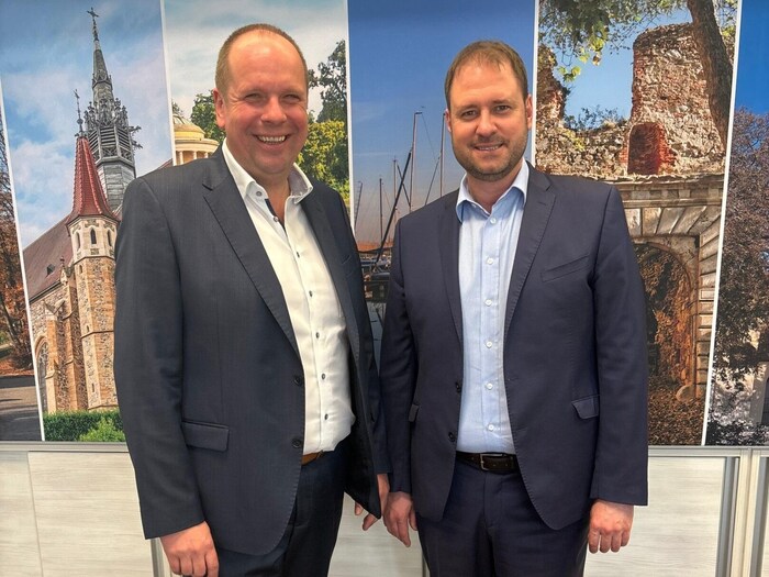 ÖVP provincial party chairman Christian Sagratz with top candidate Johannes Meszgolits