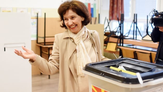 Die konservative Kandidatin Gordana Siljanovska-Davkova konnte einen Wahlsieg feiern.  (Bild: AFP)