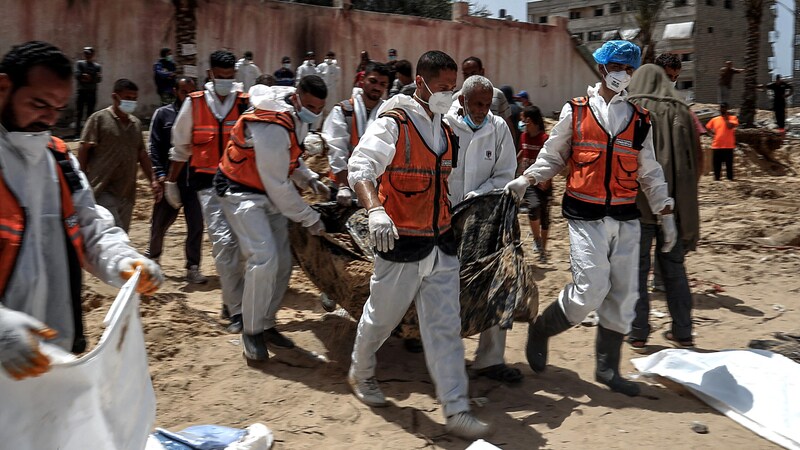 Bildanalysen deuten darauf hin, dass die nun „entdeckten“ Massengräber bereits vor dem israelischen Einmarsch existiert haben. (Bild: APA/AFP)