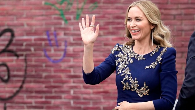 Emily Blunt is convinced that love can develop during filming. (Bild: APA/AP Photo/Ebrahim Noroozi)