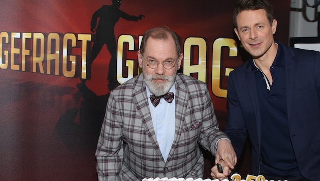 Great mourning for librarian Klaus Otto Nagorsnik, pictured with "Gefragt - Gejagt" presenter Alexander Bommes (Bild: Eventpress MP / dpa Picture Alliance / picturedesk.com)