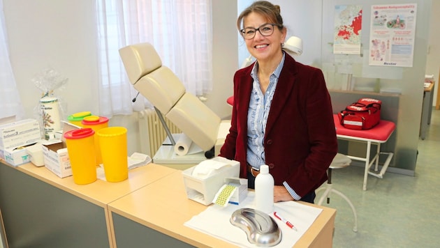 Rosemarie Gössler (Bezirkshauptmannschaft Voitsberg) spricht für die steirischen Amtsärzte. (Bild: Christian Jauschowetz)