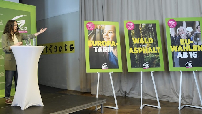 Die Grünen werben unter anderem mit Wählen ab 16 und einem Europa-Tarif für Zugfahrten.