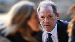 Aufgrund von „Verfahrensfehlern“ wird der Prozess gegen Weinstein teilweise neu aufgerollt. (Bild: AFP/Johannes EISELE)