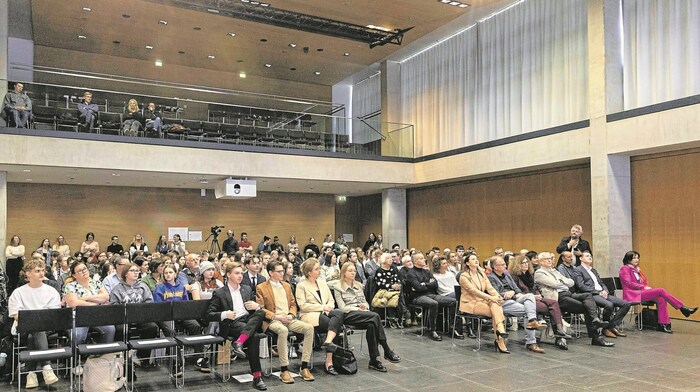 Der Große Saal im Innsbrucker Landhaus war am Mittwoch gut gefüllt.
