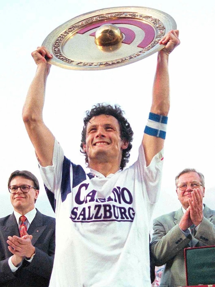 At the end of the season, captain Heribert Weber was allowed to lift the champion's plate - but ...