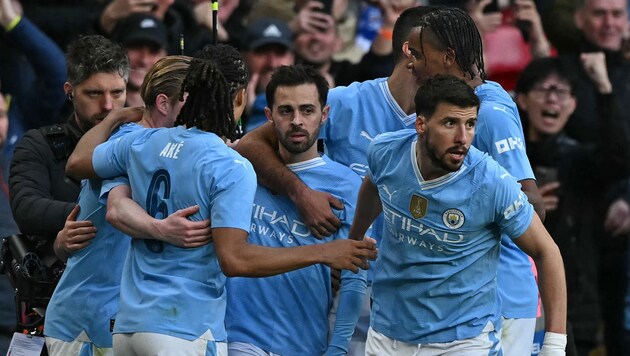 Bernardo Silva (center) has been playing for Manchester City since 2017. (Bild: AFP/APA/Ben Stansall)