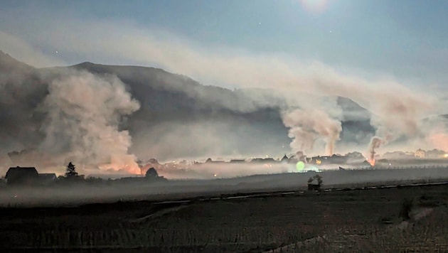 The frost fires created thick clouds of smoke. (Bild: APA/Michael Jäger)