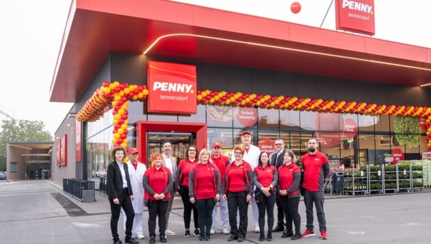 Das Team von PENNY Jennersdorf freut sich über den neu eröffneten Markt. (Bild: Penny/Robert Harson)