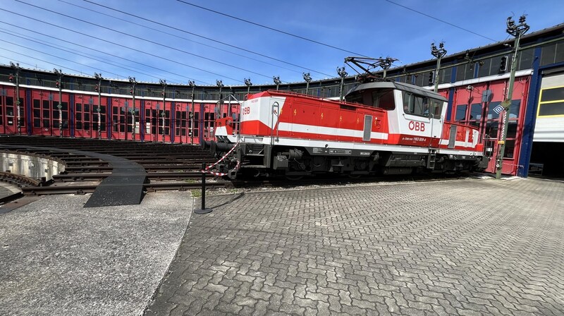 In der Bahn-Remise konnte Besucher des ÖBB-Karrieretag auch am Simulator üben. (Bild: Roittner Felix)