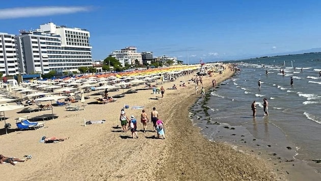 There are smoke-free sections on Italian Adriatic beaches. Those who do not comply must pay a fine. (Bild: Rojsek-Wiedergut Uta)