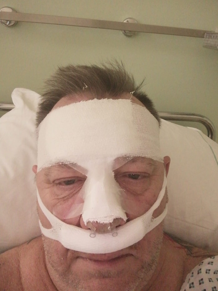 Christian R. kurz nach seiner Operation