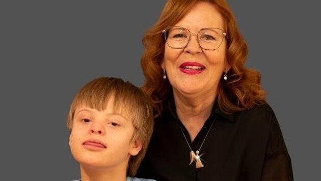 Michaela Neuner und ihr Sohn Pauli. Sie hat eine Praxis, in der sie Familien, die in schwierige Lebenssituation kommen, hilft.