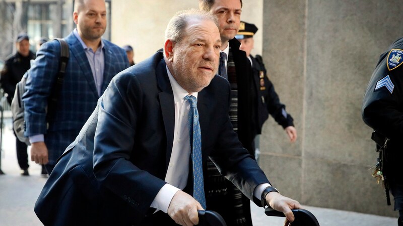 Harvey Weinstein 2020 (Bild: AP ( via APA) Austria Presse Agentur/AP Photo/John Minchillo, File)