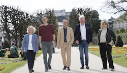 Die Mitglieder der Regierung: Andrea Brandner, Kay-Michael Dankl, Bernhard Auinger, Florian Kreibich, Anna Schiester. (Bild: Tschepp Markus)