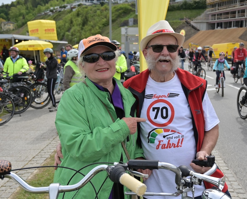 Gerti und Rudolf zählen bereits zu den autofreien Stammradlern. (Bild: Hronek Eveline)