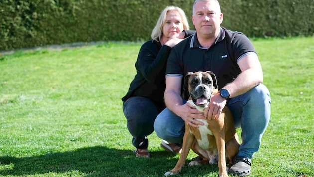 Irene M., ihr Bruder Alex B. und sein deutscher Boxer Achilles halten zusammen. (Bild: Einöder Horst)