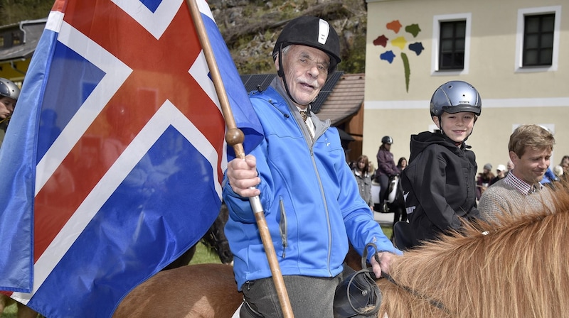 Alois Lankmayer mit Enkerl Valentin (Bild: Holitzky Roland)