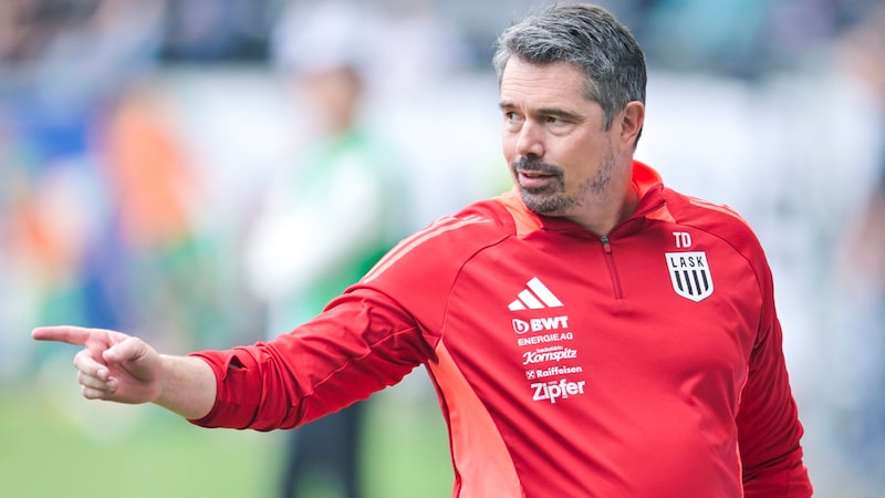 LASK-Trainer Thomas Darazs „kippte“ viel Routine in die Defensive – doch das ging nicht auf! (Bild: GEPA/GEPA pictures)