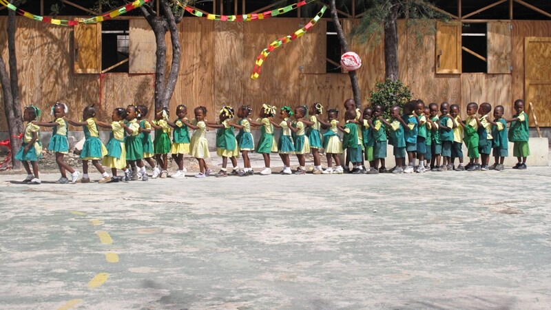 Angesichts der ausufernden Situation mit 13.000 Banditen in Port-au-Prince wurde ein Caritas-Waisenhaus evakuiert. Die Mädchen wohnen jetzt bei Ordensschwestern der Salesianer in unterschiedlichen Häusern. (Bild: Caritas Wien)