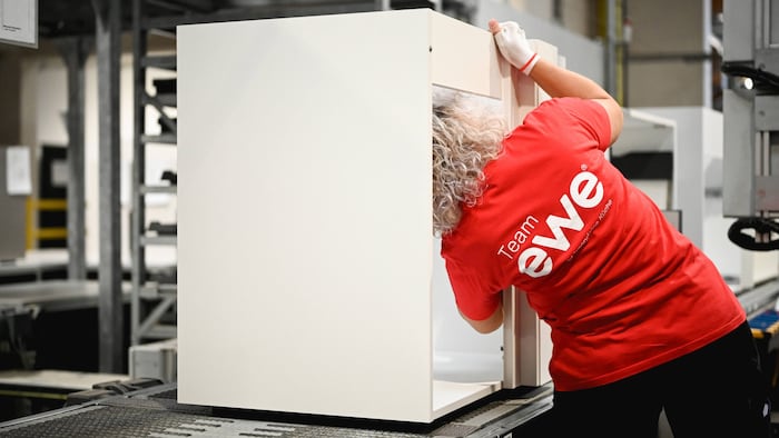 Produktionskapazitäten wurden herausgenommen: An zwei Freitagen pro Monate stehen die Werke in ...