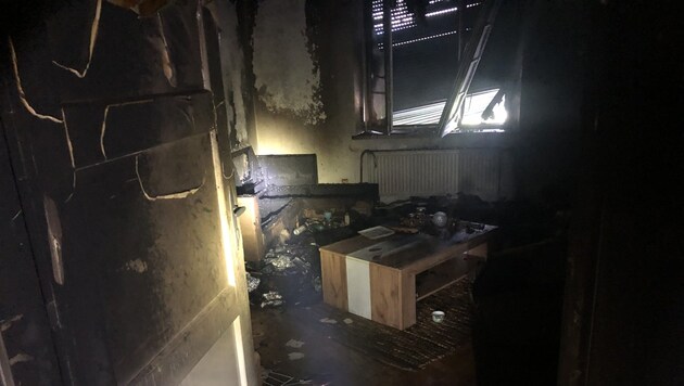 Die Flammen breiteten sich in der Wohnung in Geidorf rasch aus. (Bild: BF Graz)