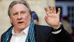 Gérard Depardieu befindet sich in Paris in Polizei-Gewahrsam. (Bild: APA/AFP/BELGA/THIERRY ROGE)