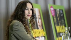 Lena Schilling ist die Spitzenkandidatin der Grünen für die EU-Wahl am 9. Juni. Die 23-jährige Wienerin erlangte in den vergangenen Jahren als Klimaaktivistin Bekanntheit. (Bild: APA/ROBERT JAEGER)