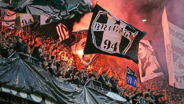 Die Sturm-Fans sorgten schon im Vorjahr für eine unglaubliche Atmosphäre in Klagenfurt. (Bild: Sepp Pail)