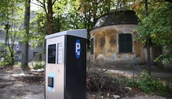 Für den Parkplatz vor der „Kapsreiter“-Villa in Salzburg-Schallmoos fehlen Genehmigungen. (Bild: Tröster Andreas)