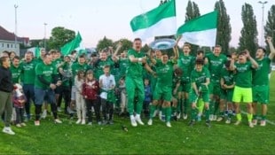 Am Samstag feierte der MSV ausgelassen den Aufstieg in die Burgenlandliga (Bild: MSV/Josef Lorenz)