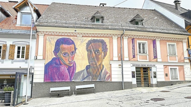 Eine Stadt lebt Kunst: Schon am Hauptplatz bezaubert das Flair für die Schau „Berg & Lavant“. in Bleiburg (Bild: Evelyn Hronek)