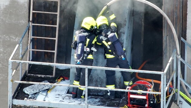 Feuerwehrlleute hatten in Garsten einiges zu tun (Bild: FF Garsten)