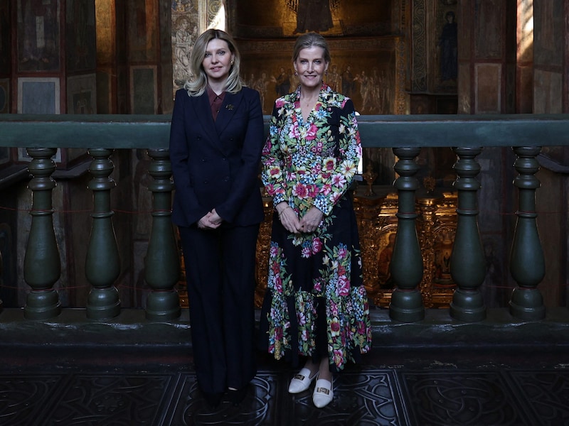 Olena Selenska und Herzogin Sophie (Bild: APA/AFP/POOL/Anatolii STEPANOV)