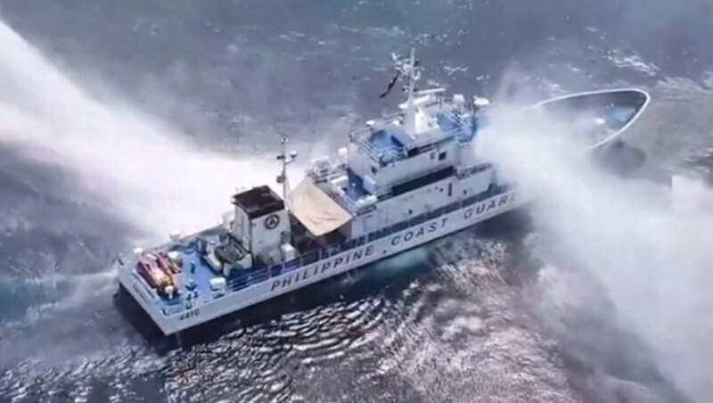 Die „BRP Bagacay“ (Bild) der philippinischen Küstenwache wurde beim Angriff mit den Wasserwerfern beschädigt. (Bild: AFP/Philippine Coast Guard (PCG))